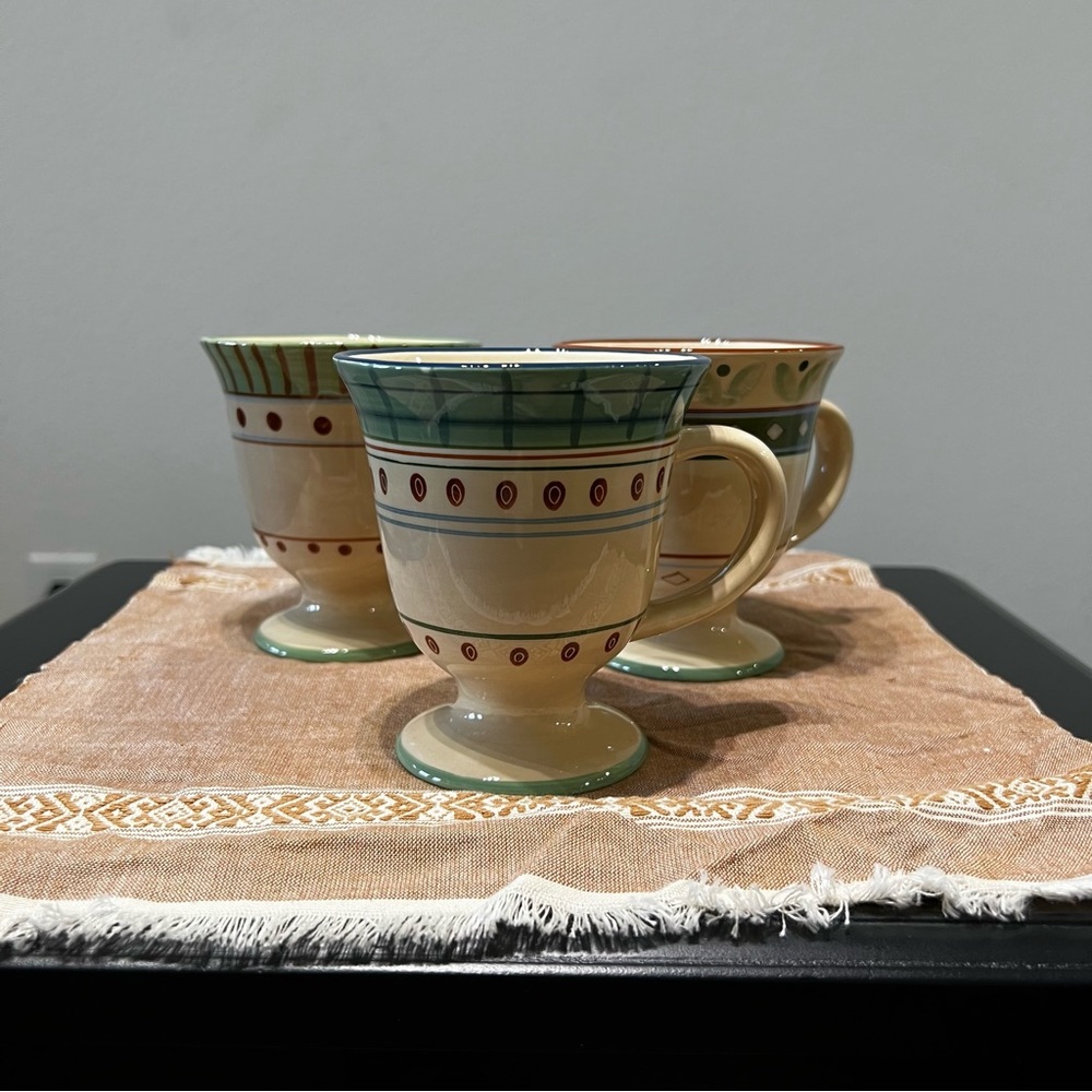 Collectible Harry And David Set Of 3 Coffee Mugs 10oz Red Green Blue Footed Cups